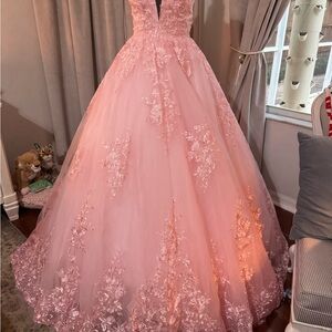 Blush quinceañera dress, size 4-6 (new)